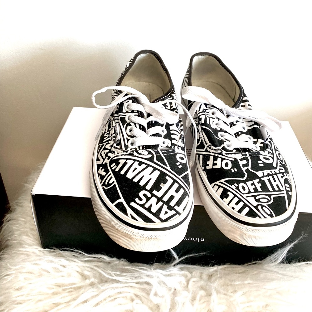 Vans Off The Wall Sneakers, Black White Words Script, Size 7.5 Women’s - Picture 5 of 8